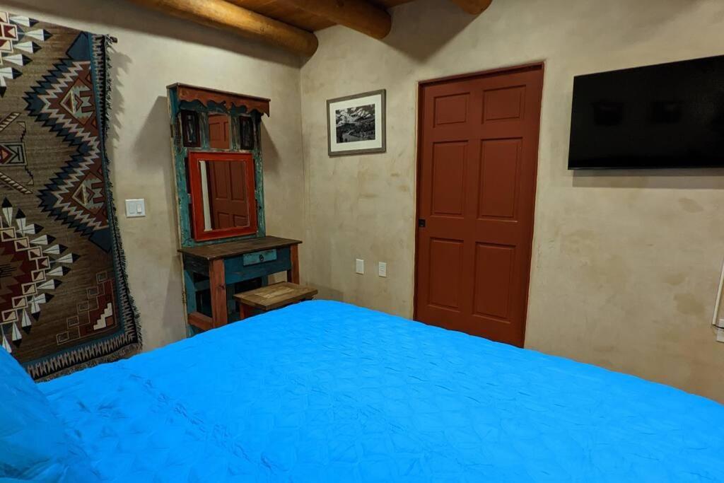 Magical Santa Fe Stay, Minutes From Town Square, Sleeps 4, Includes Free Parking And Outdoor Hot Tub! Экстерьер фото