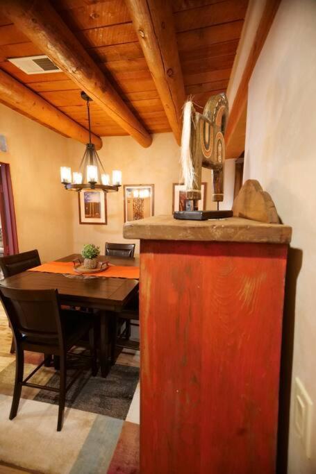 Magical Santa Fe Stay, Minutes From Town Square, Sleeps 4, Includes Free Parking And Outdoor Hot Tub! Экстерьер фото