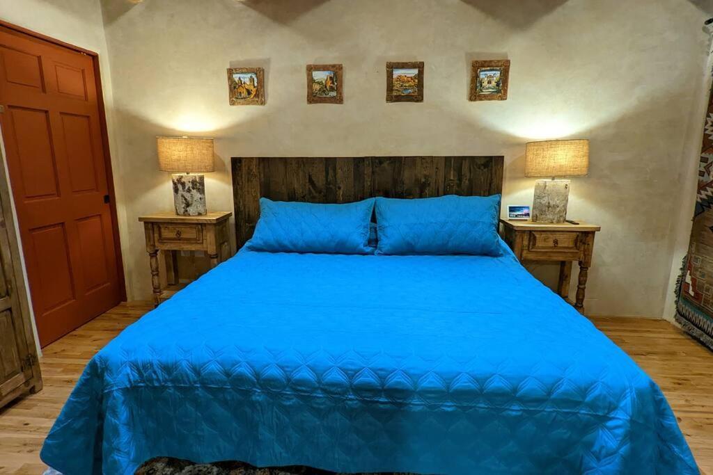 Magical Santa Fe Stay, Minutes From Town Square, Sleeps 4, Includes Free Parking And Outdoor Hot Tub! Экстерьер фото