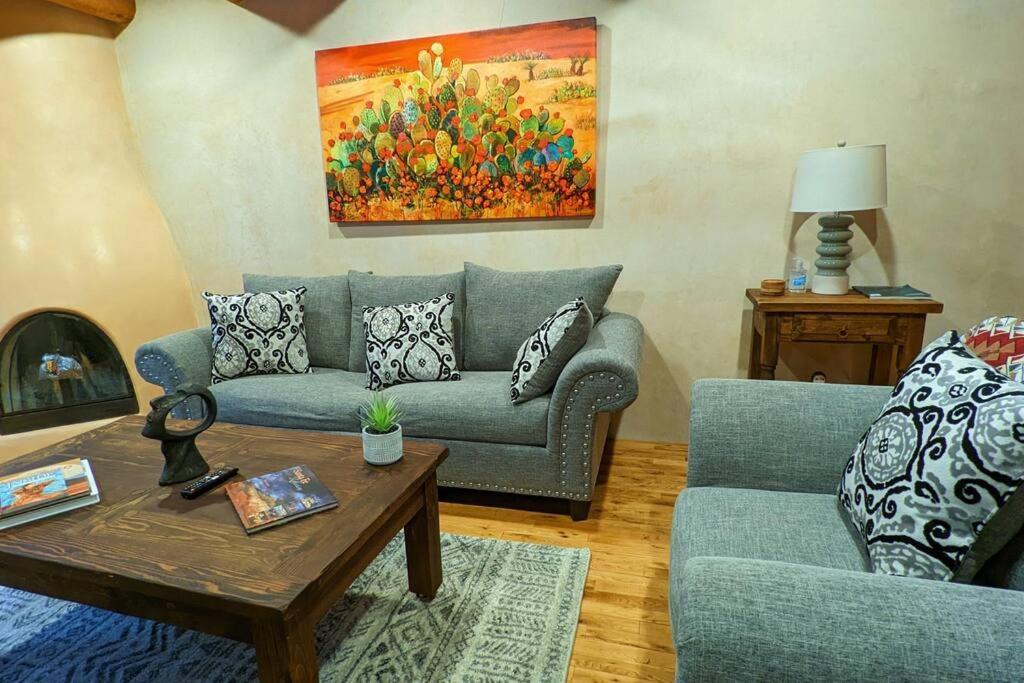 Magical Santa Fe Stay, Minutes From Town Square, Sleeps 4, Includes Free Parking And Outdoor Hot Tub! Экстерьер фото