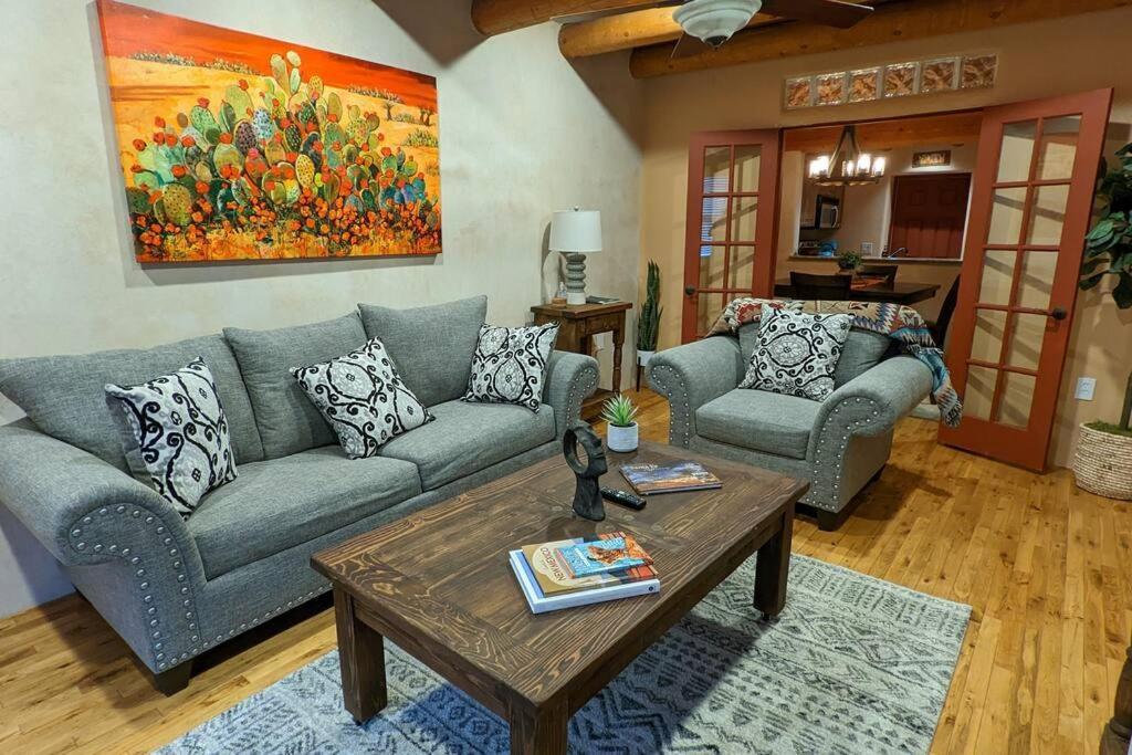 Magical Santa Fe Stay, Minutes From Town Square, Sleeps 4, Includes Free Parking And Outdoor Hot Tub! Экстерьер фото