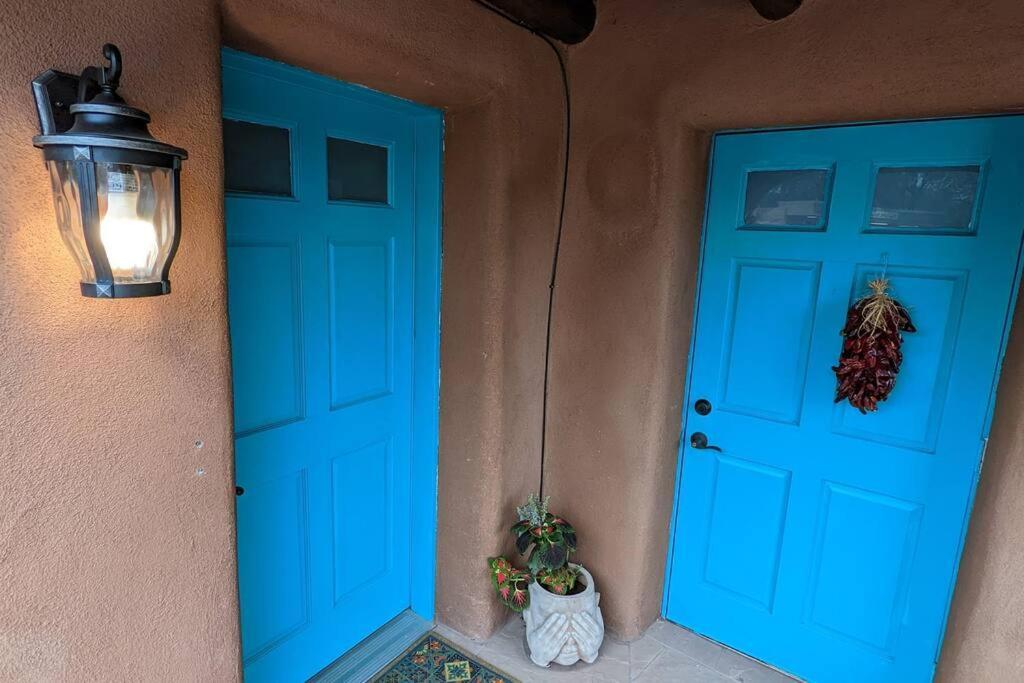 Magical Santa Fe Stay, Minutes From Town Square, Sleeps 4, Includes Free Parking And Outdoor Hot Tub! Экстерьер фото
