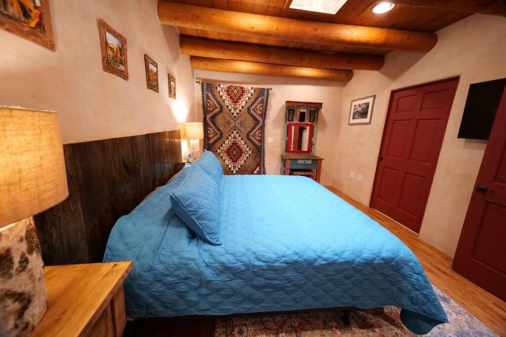 Magical Santa Fe Stay, Minutes From Town Square, Sleeps 4, Includes Free Parking And Outdoor Hot Tub! Экстерьер фото